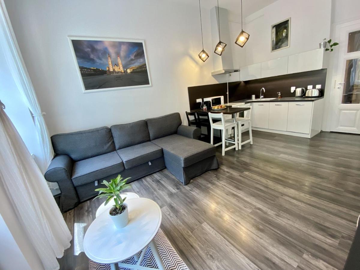 Art Apartment セゲド エクステリア 写真